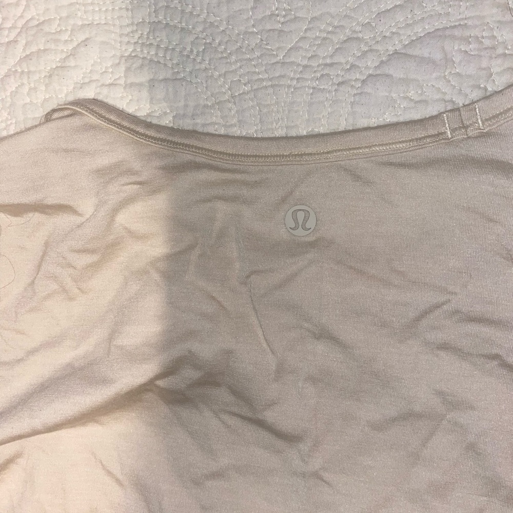 Lululemon cropped ruched shirt